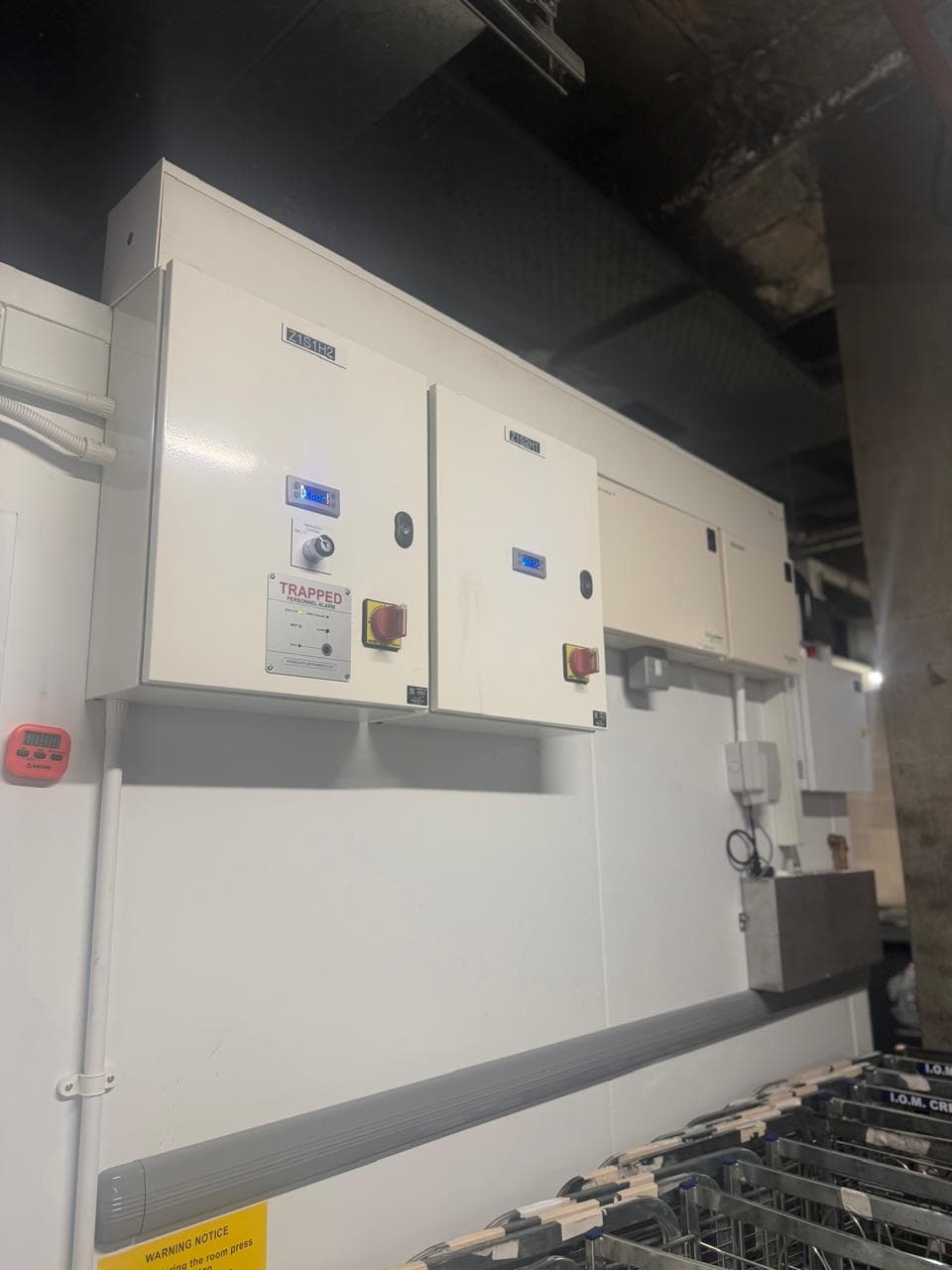 Commercial cold room control panel installation