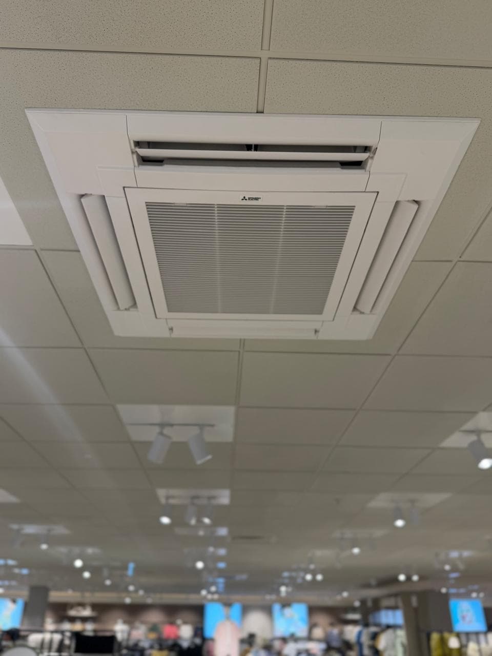 Ceiling-mounted air conditioning cassette unit